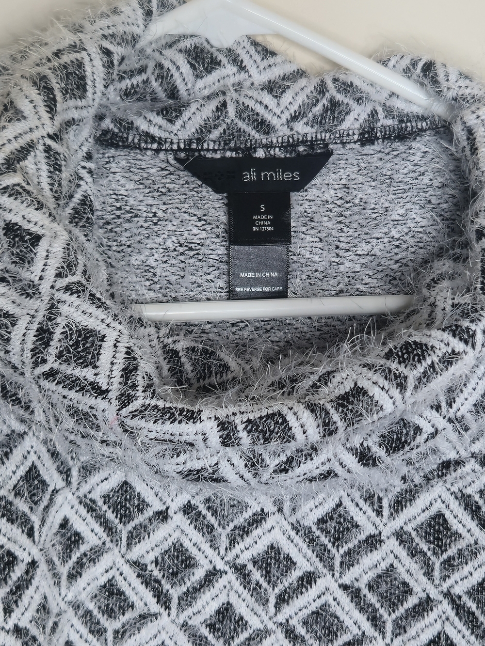 Ali Miles Eyelash Sweater Gray White Geometric Cowl Neck Soft Textured Pullover - Picture 3 of 8
